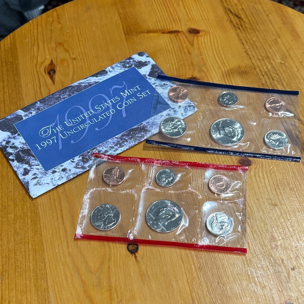 United States Mint 1997 Uncirculated Coin Set